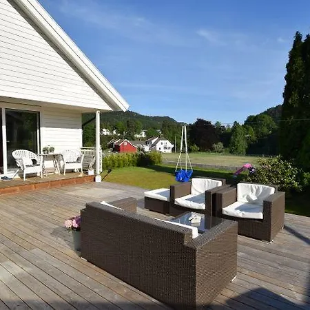 Solferie Holiday - Kuliaveien Holiday home Kristiansand